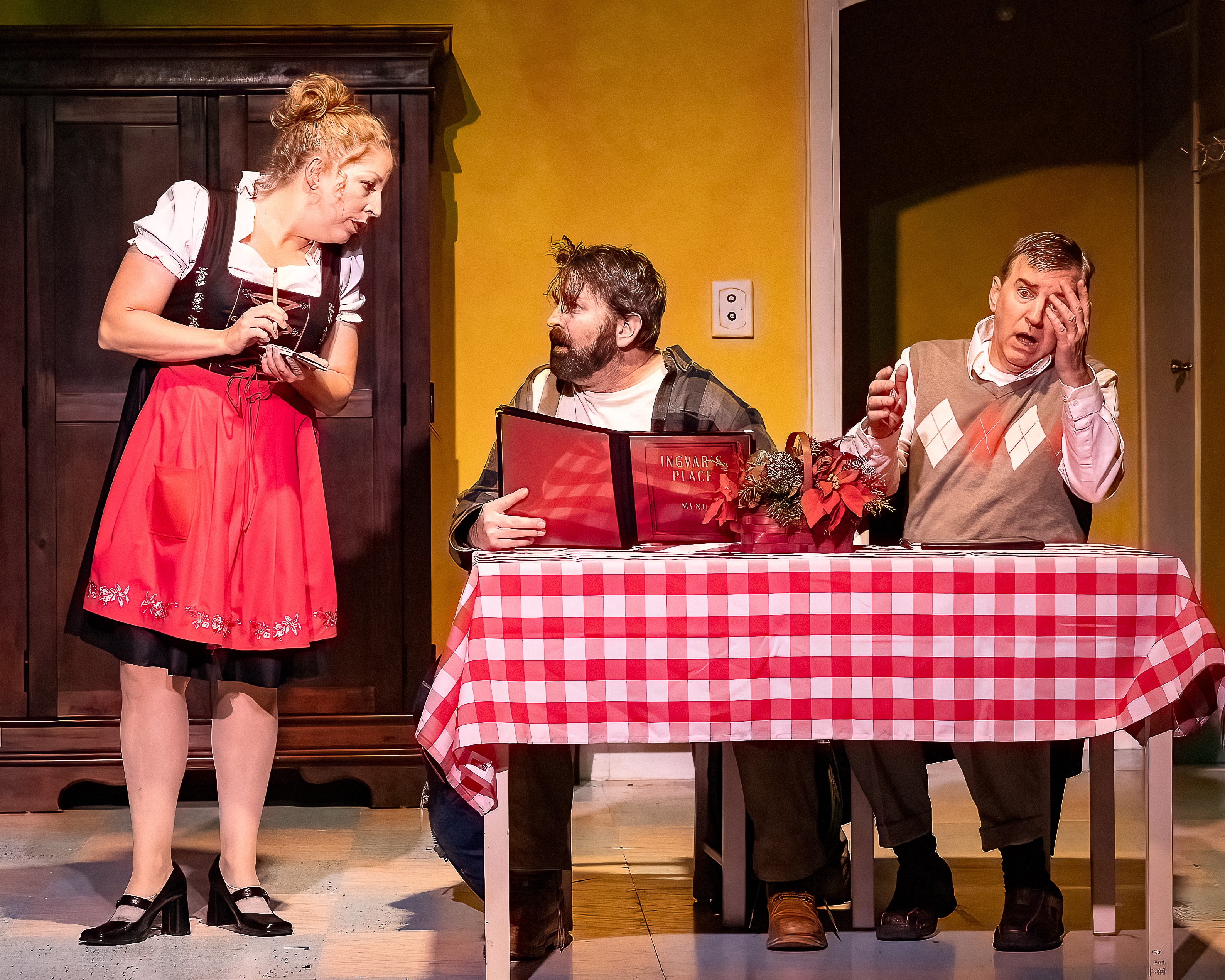 Elling 2023 — actors performing Bavarian comedy scene